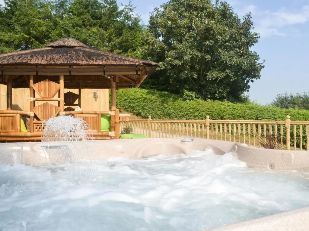 Gwynfan Bungalow — 4-Star Luxury Hotel in Llandrindod Wells, United Kingdom