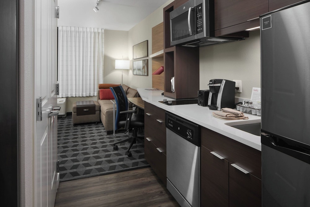 TownePlace Suites by Marriott Tampa South - photo 8
