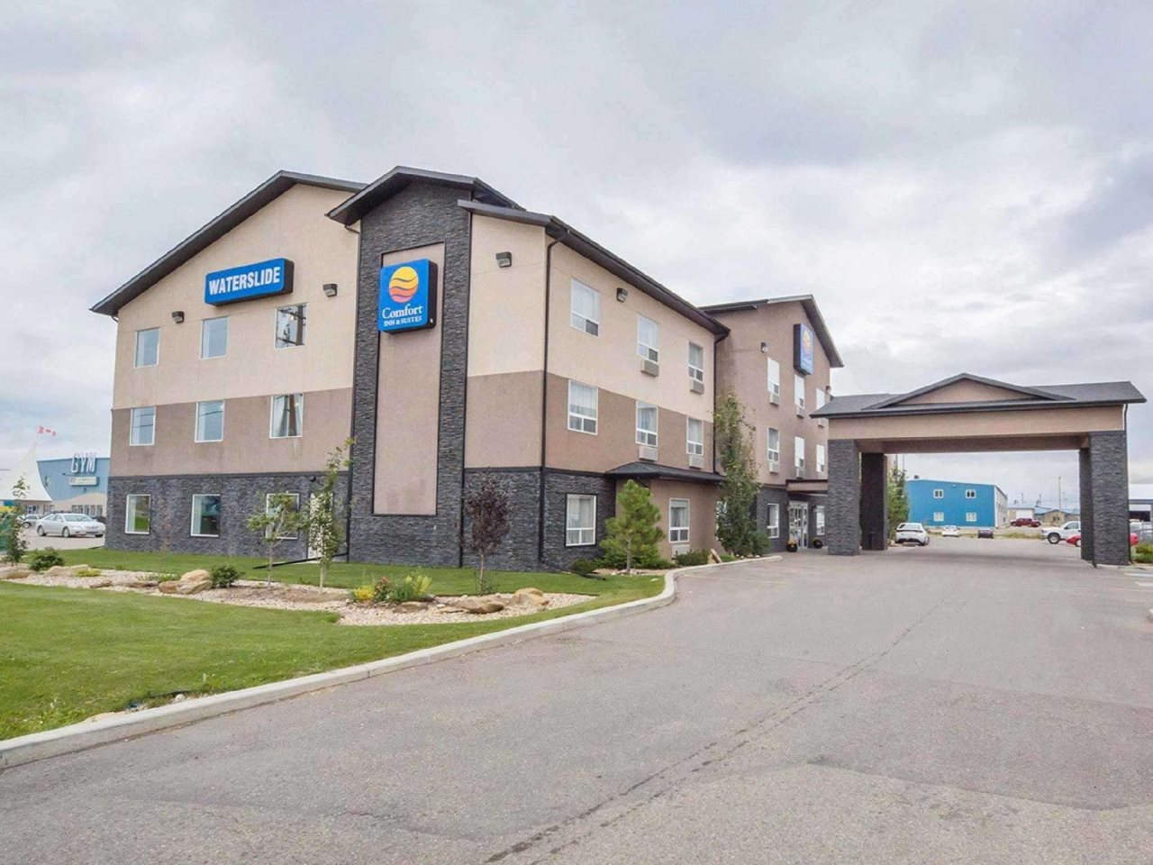 Comfort Inn Suites — Sylvan Lake