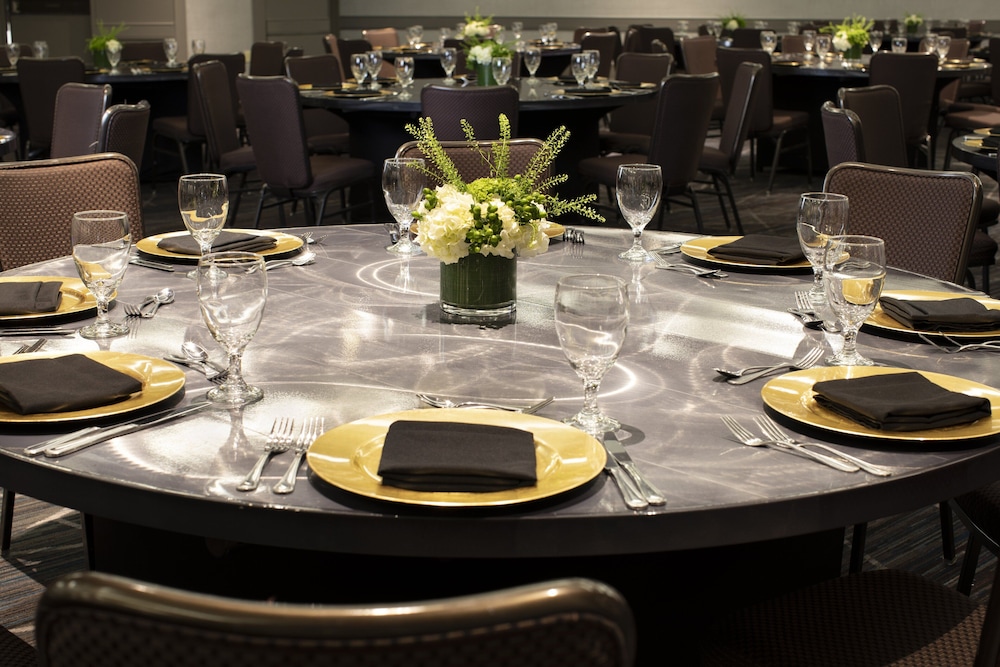 Crowne Plaza Atlanta Perimeter at Ravinia by IHG - photo 82