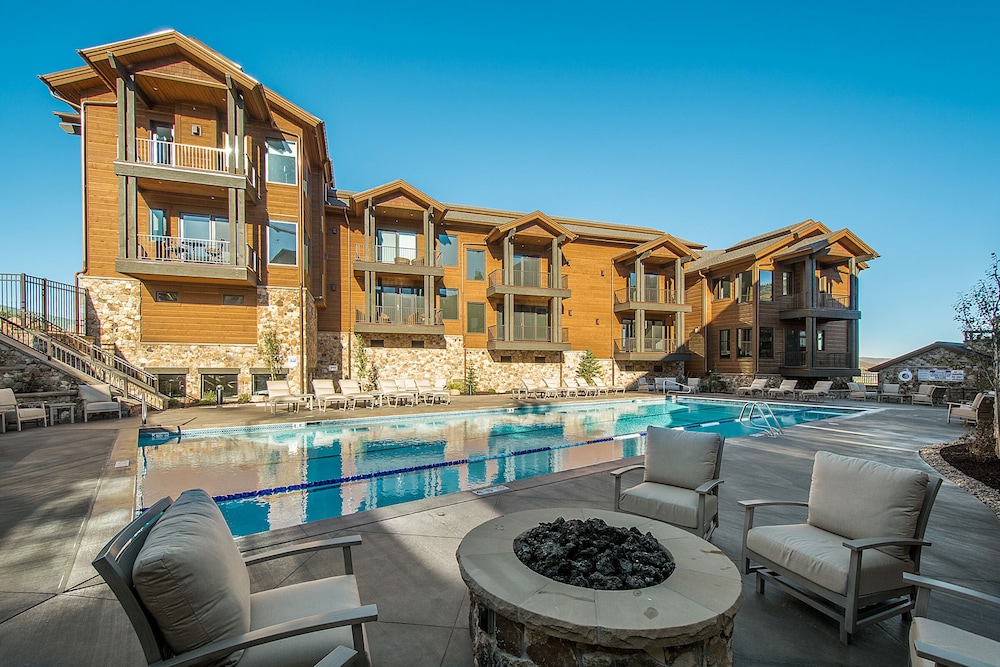 Juniper Landing by Park City Vacations — 4-Star Luxury Hotel in Bridgeport, United States