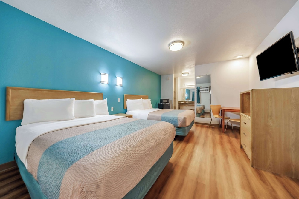 Motel 6 Canby OR - photo 12