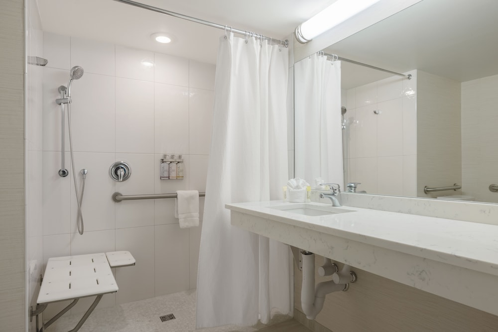 Port O Call Hotel - photo 34