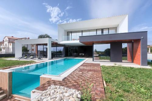 Vila Mediterraneo by Istra Vacation — 4-Star Luxury Hotel in Liznjan, Croatia