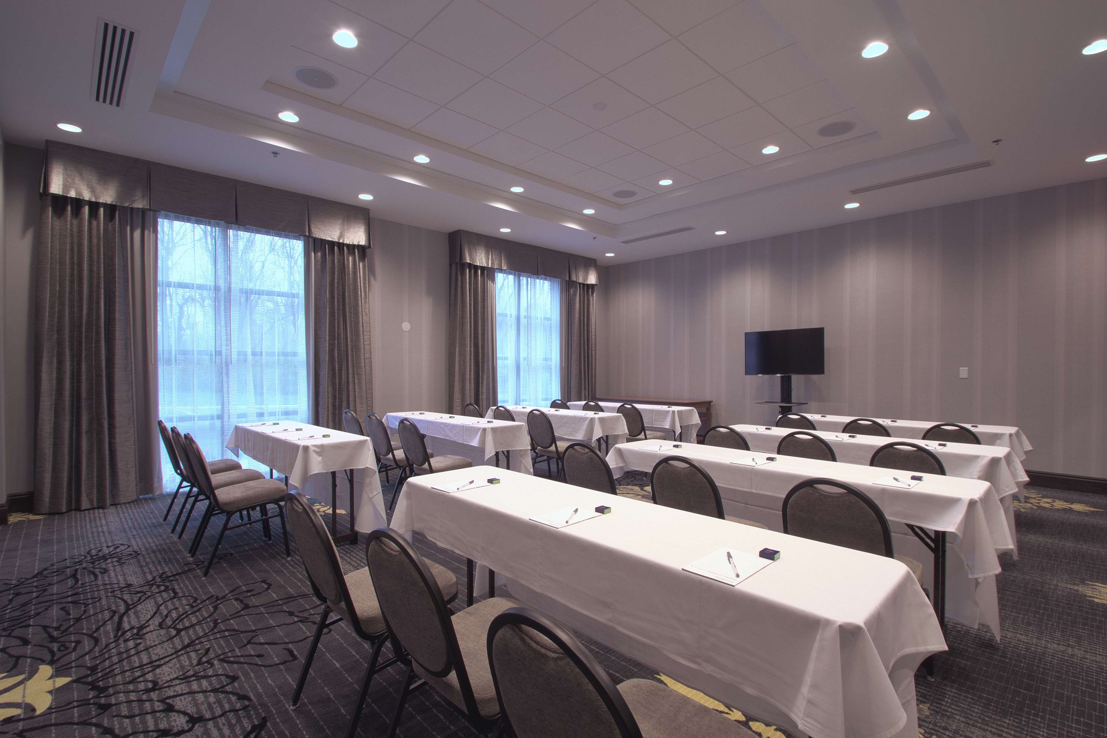 Hampton Inn & Suites Columbus University Area - photo 38