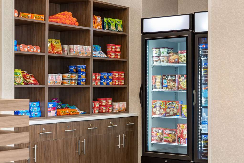La Quinta Inn & Suites by Wyndham Mount Laurel Moorestown - photo 62