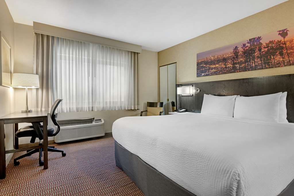 Best Western Royal Palace Inn & Suites - photo 9