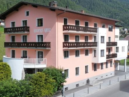 Quality Hosts Arlberg Hotel Goldenes Kreuz B&B in St Anton Am Arlberg, Austria