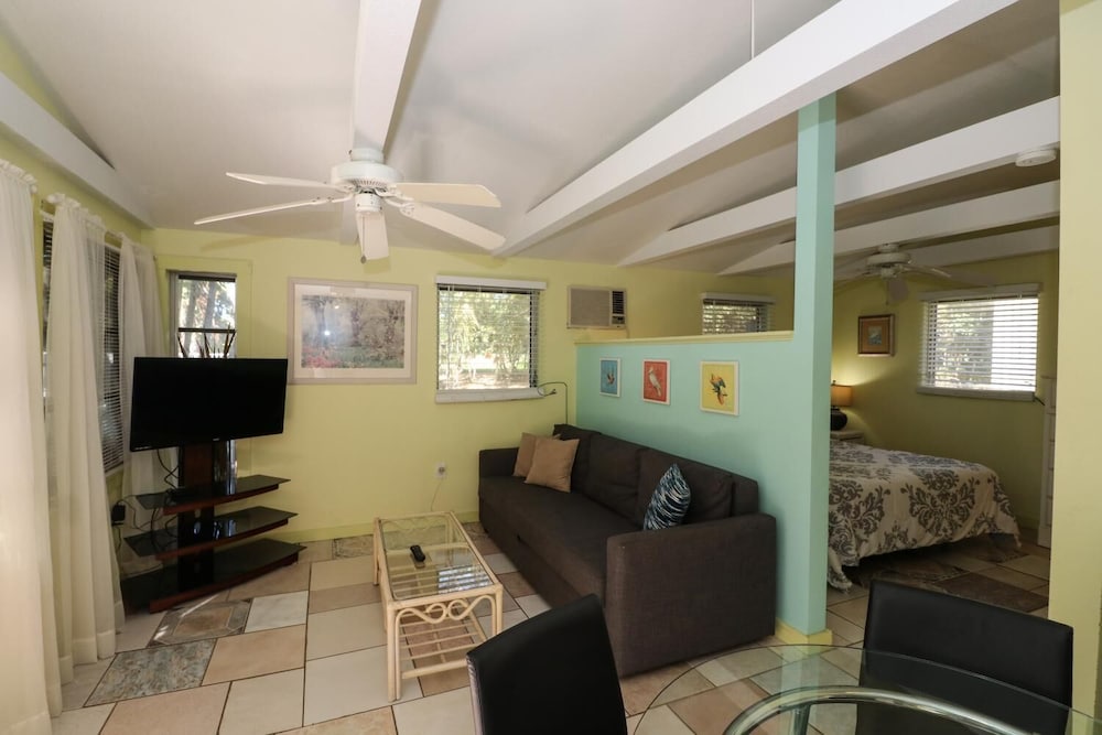 Grove City Motel - photo 26