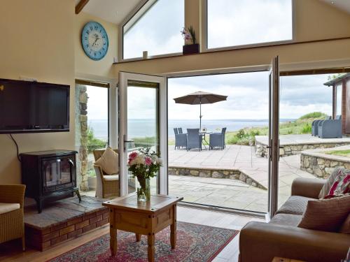Brynymor Cottage — 4-Star Luxury Hotel in Swansea, United Kingdom