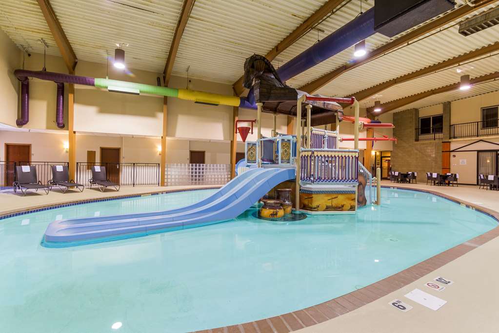 Clarion Hotel Convention Center - photo 41