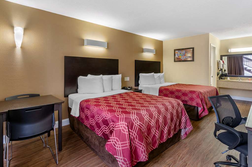 Econo Lodge Roanoke Civic Center - photo 10