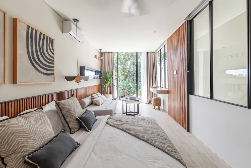 Luxe 4 Bedroom Villa Private Pool & Fast Wi Fi — 4-Star Luxury Hotel in Canggu, Indonesia