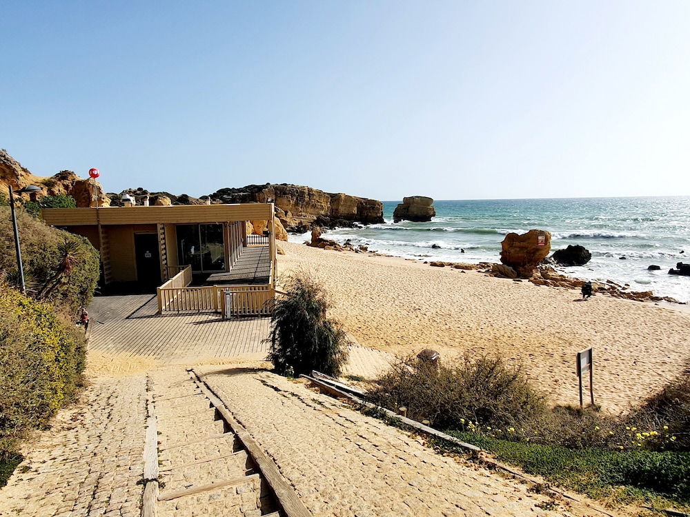 Canameira Beach — Albufeira — photo 2