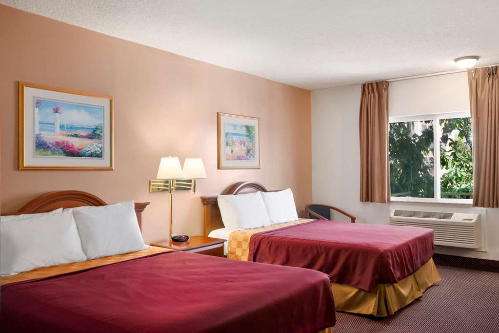 Travelodge by Wyndham Bakersfield - photo 10