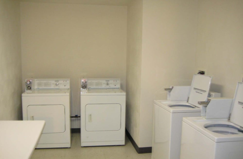 Affordable Suites Burlington - photo 45