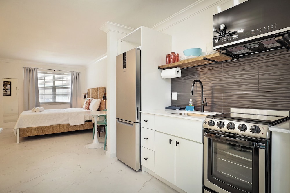 La Mer Suites - photo 20