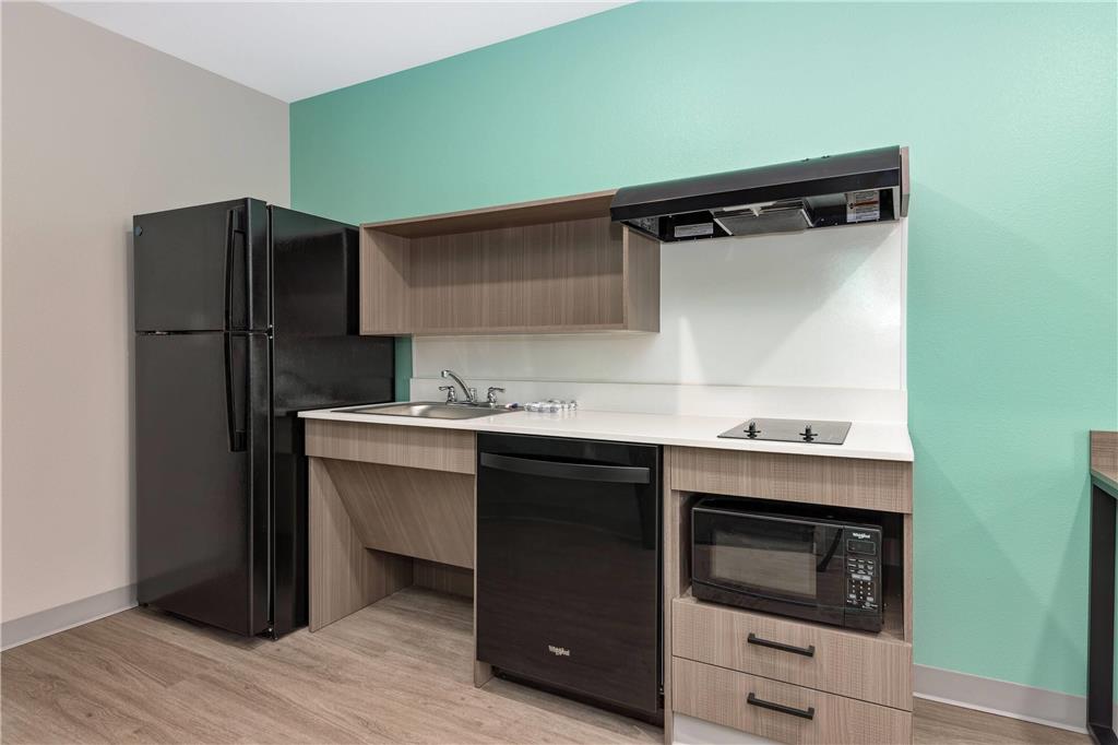 ECHO Suites Extended Stay by Wyndham Dallas Plano Richardson - photo 13