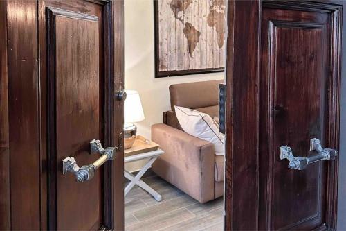 Lambe Suite next to Ponte Vecchio and Uffizi LoveTheApartments — 4-Star Luxury Hotel in Florence, Italy