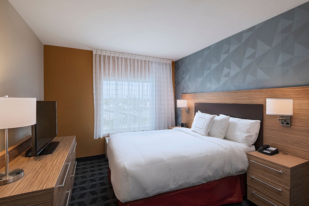 TownePlace Suites by Marriott Naples - photo 9