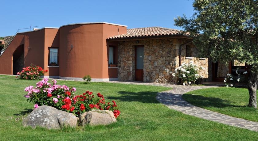 Cala Paradiso — 4-Star Luxury Hotel in San Teodoro, Italy