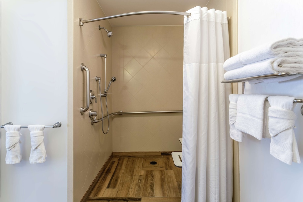 Hampton Inn & Suites Chicago Libertyville - photo 24