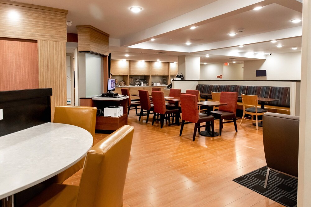TownePlace Suites by Marriott Louisville Airport - photo 19