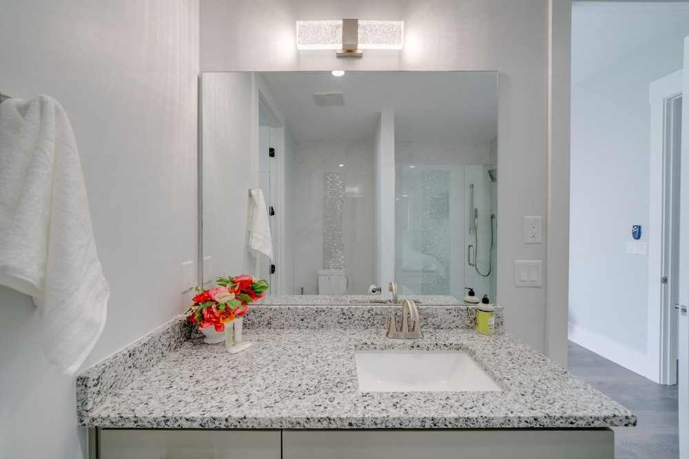 Luxury Unit on 12th South - photo 16