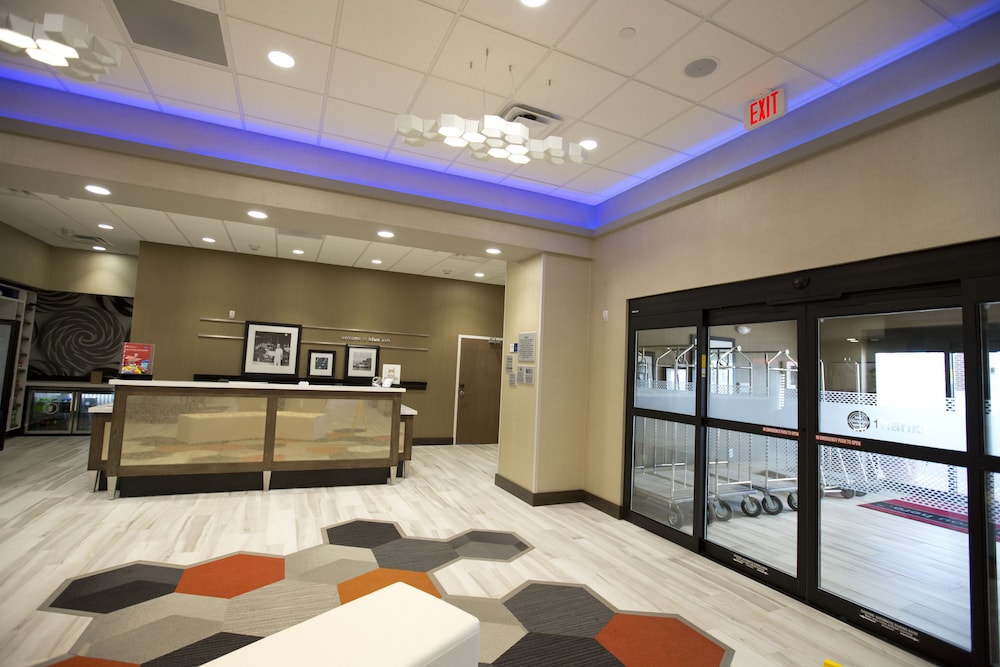 Hampton Inn Blue Ash Cincinnati - photo 6
