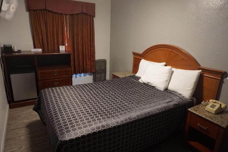 Las Palmas Hotel - photo 9