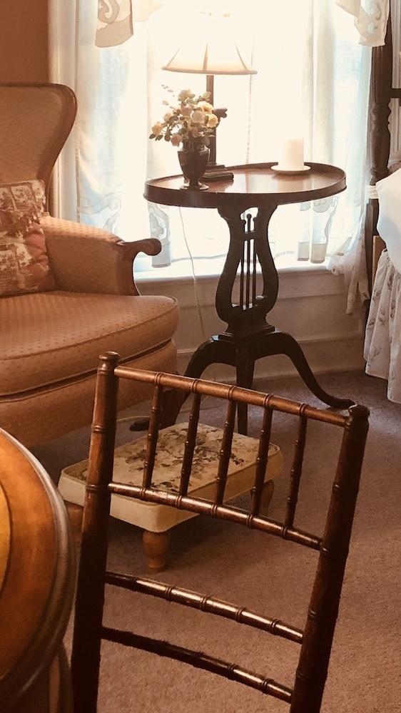Princess Anne Book Lovers Inn - photo 11