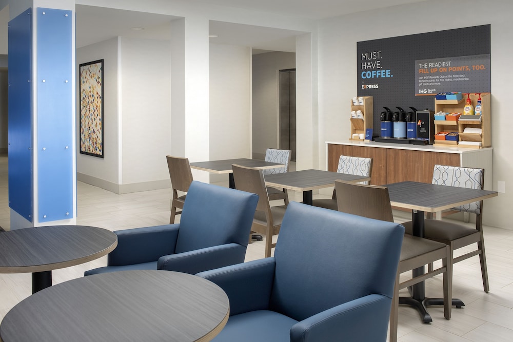 Holiday Inn Express Jacksonville Beach by IHG - photo 41