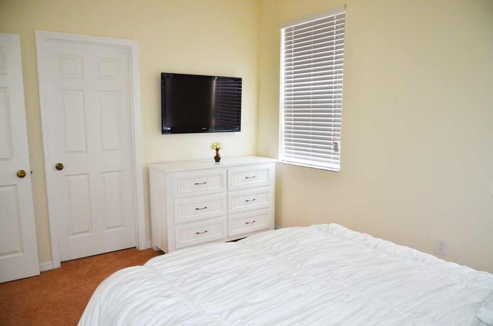 Bella Vida Resort by Fidelity Vacation Homes - photo 4
