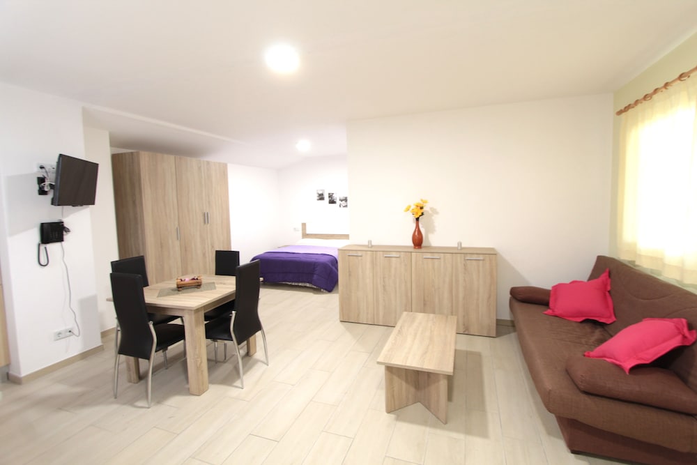 Aparthotel Giuliano — Castello D'empuries — photo 2