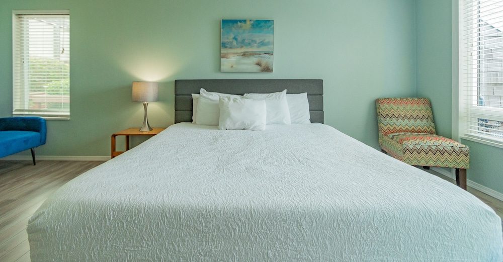 Embarcadero Resort Hotel & Marina - photo 15