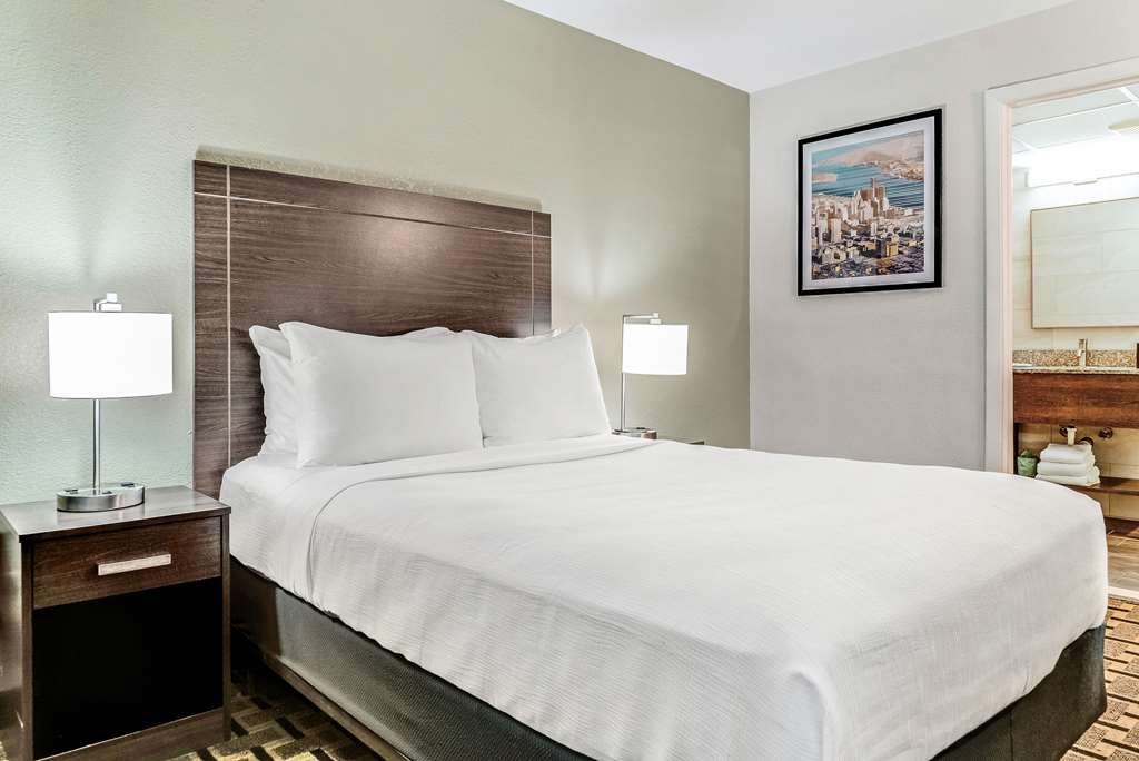 Quality Inn Detroit Downtown - photo 36