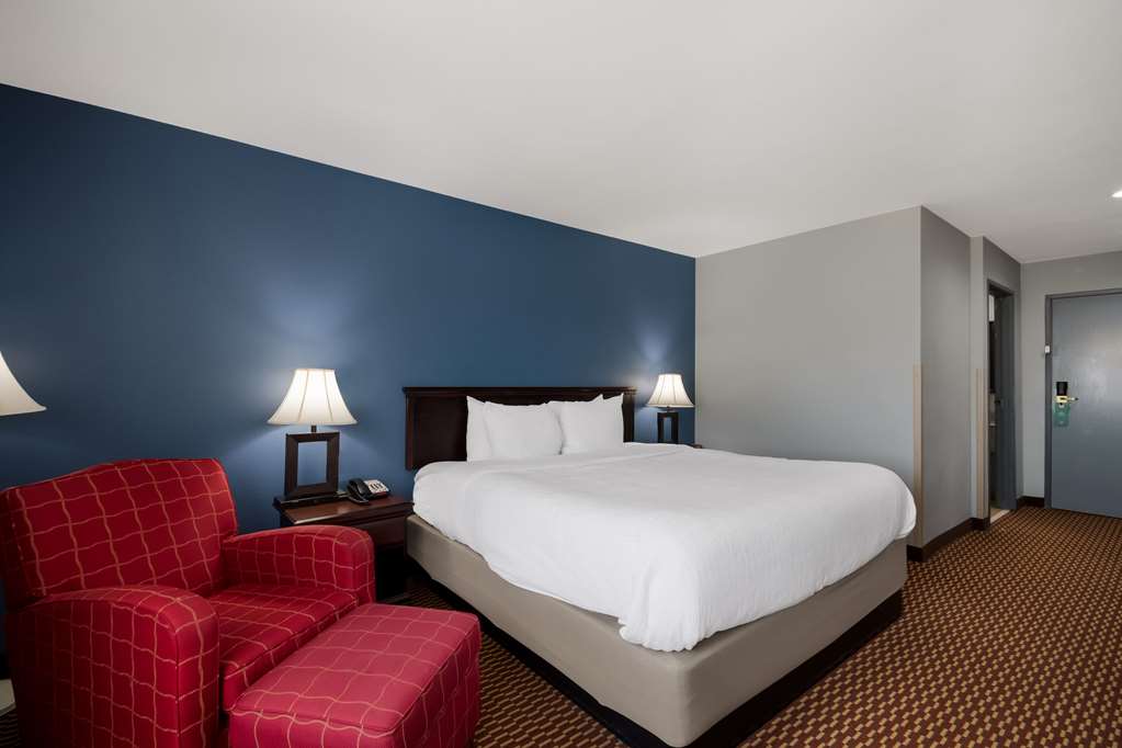 Quality Inn & Suites Oklahoma City North - photo 23