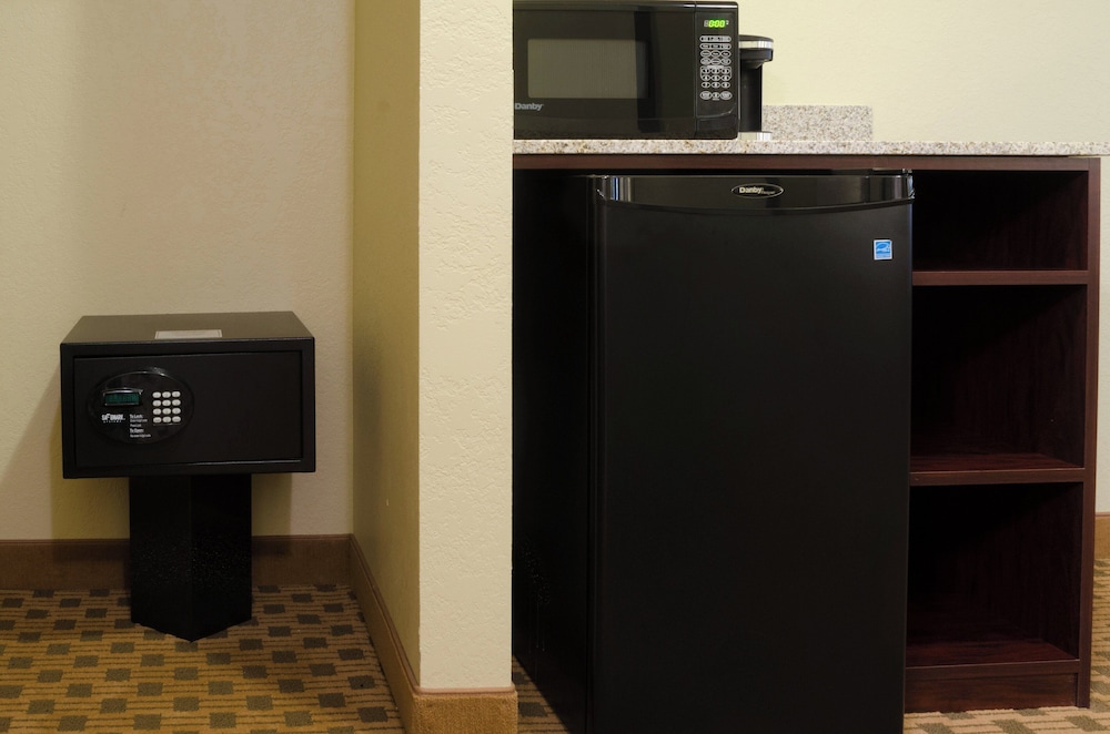 Cobblestone Inn & Suites Cambridge - photo 6