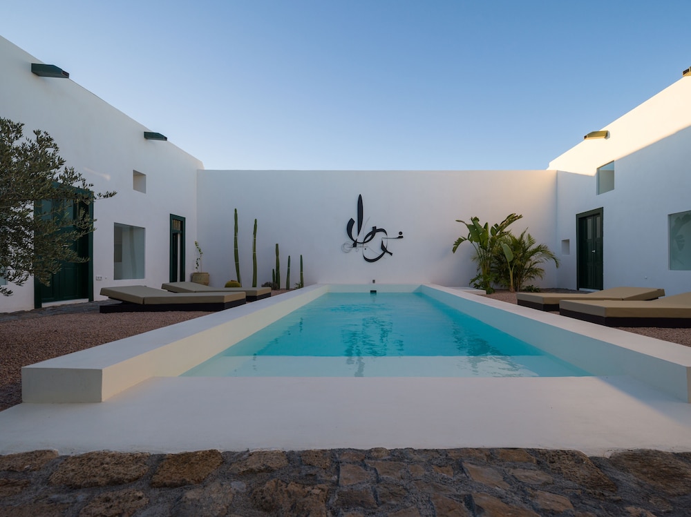 Casa Montelongo — 4-Star Luxury Hotel in La Oliva, Spain