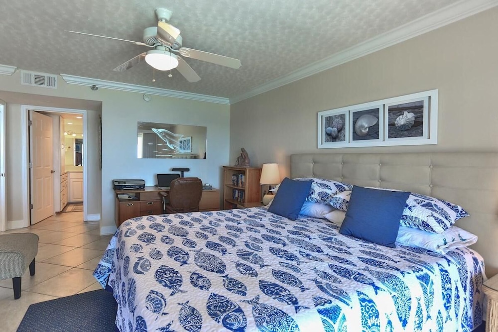 Destin Towers 143 Beach Front 2BR - photo 3