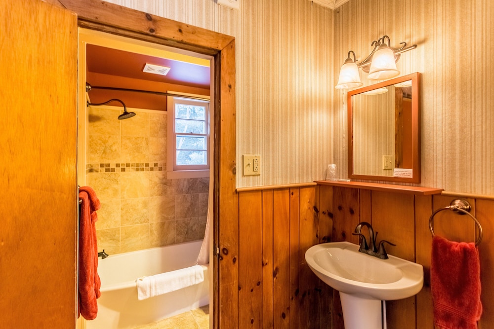 Adk Trail Inn - photo 33