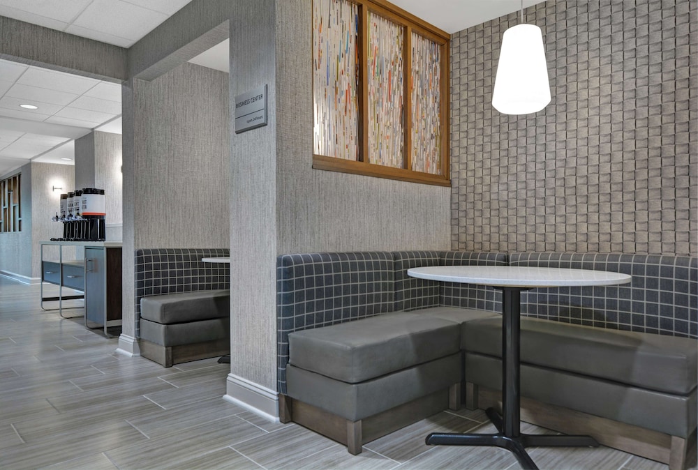 Hampton Inn Gallatin - photo 42