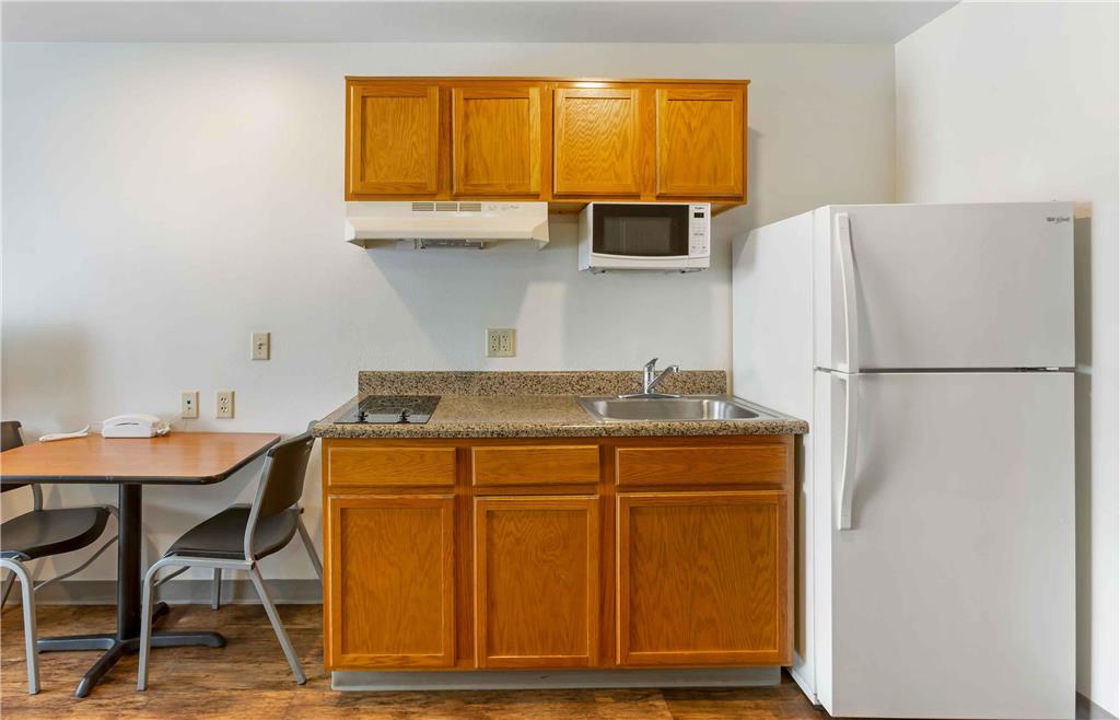 Extended Stay America Select Suites Phoenix North - photo 8