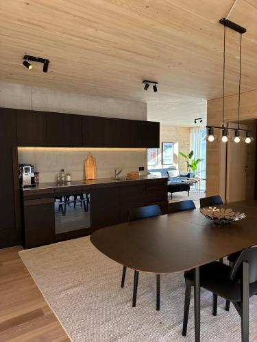 Mondholz Ferienwohnung — 4-Star Luxury Hotel in Andermatt, Switzerland