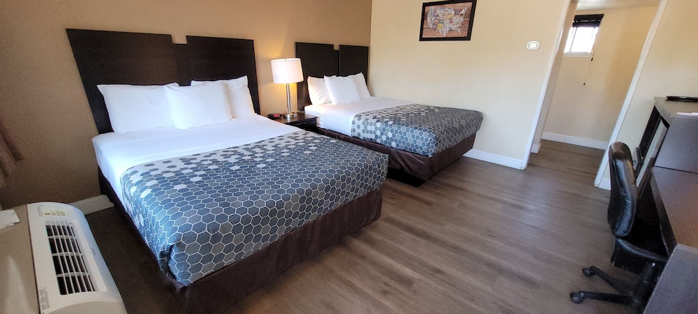 Econo Lodge Sacramento Convention Center - photo 11