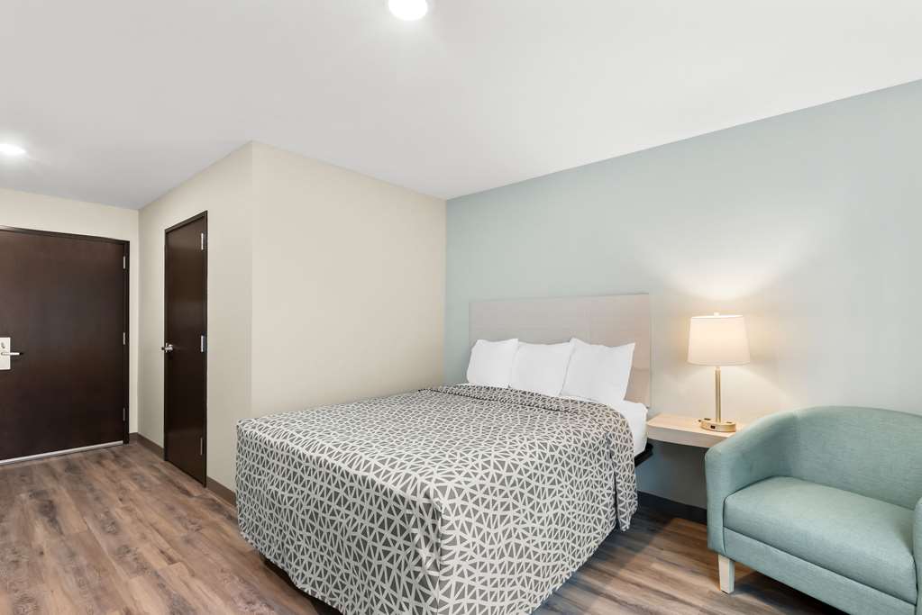 Woodspring Suites Savannah West Chatham Parkway - photo 11