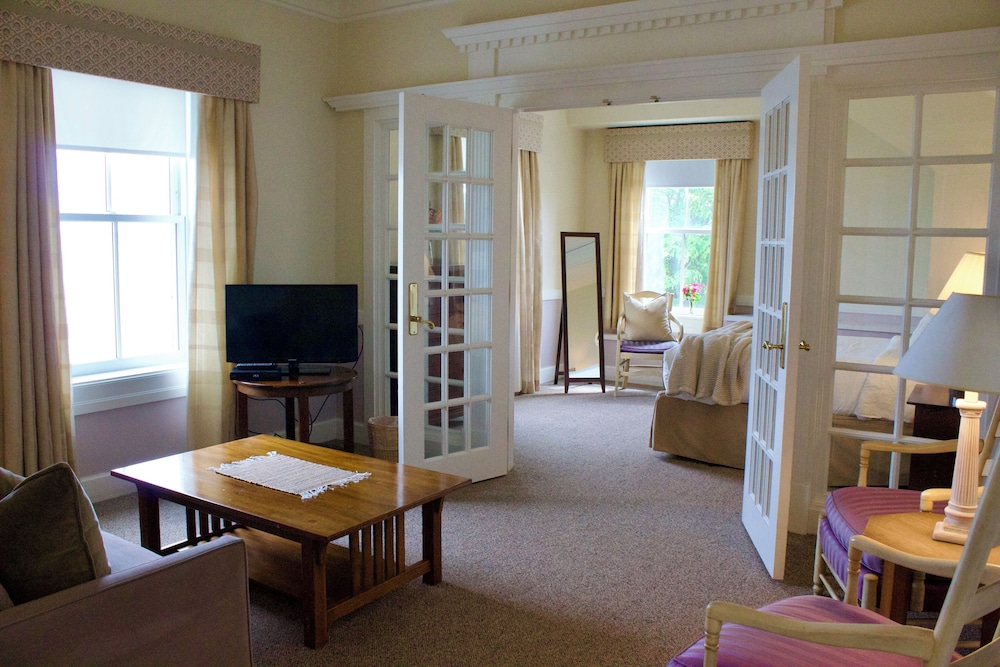 The McKernan Inn - photo 8