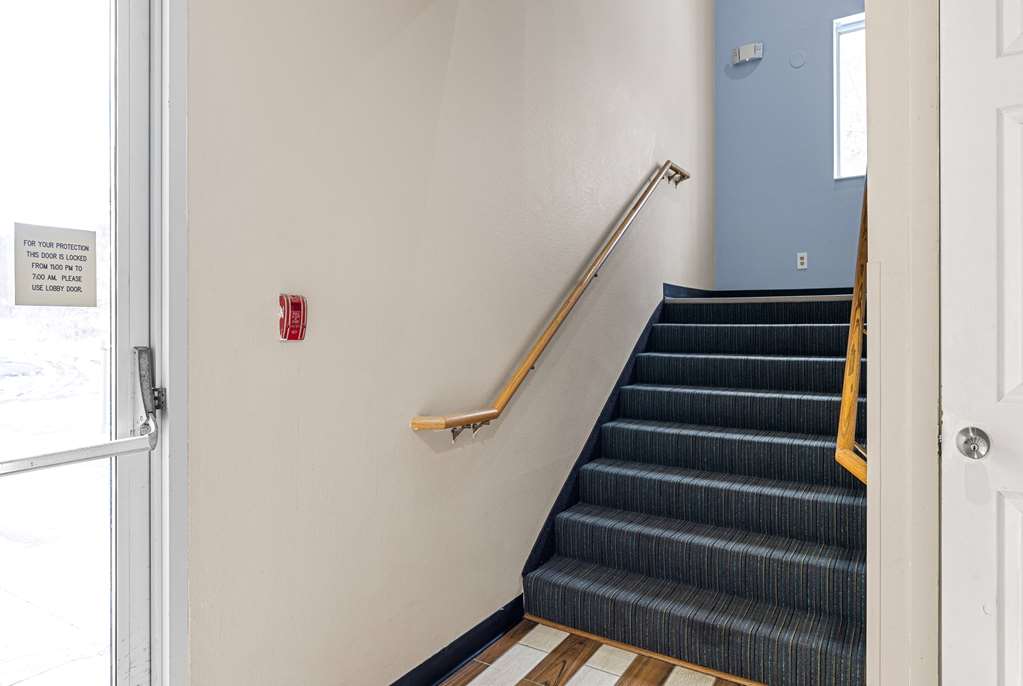 Super 8 by Wyndham Pittsburgh Monroeville - photo 64