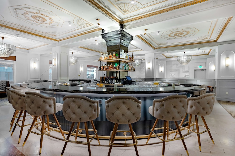 Hotel Fort Des Moines Curio Collection by Hilton - photo 113