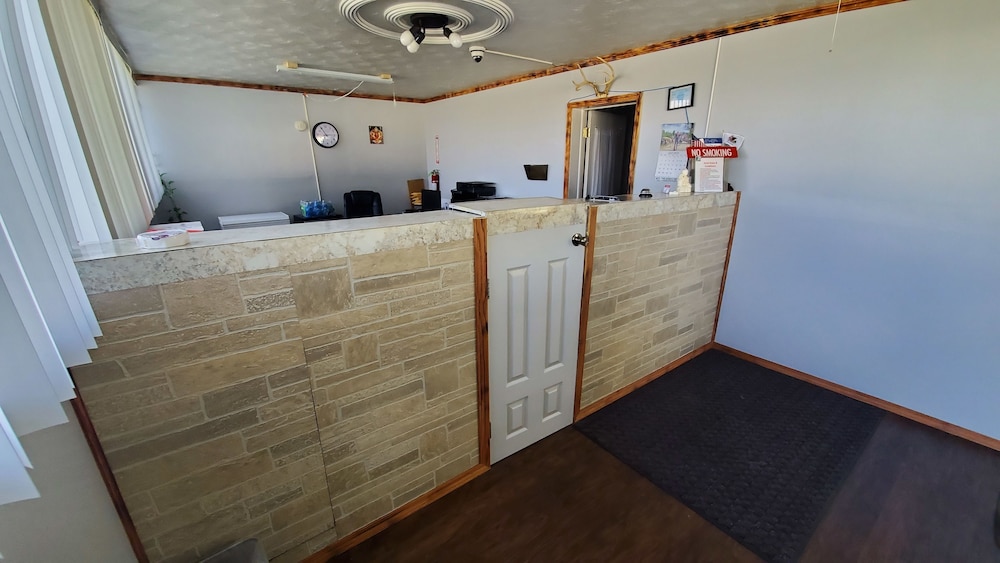 Marion Gray Plaza Motel - photo 3